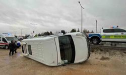 Okul servisi şarampole devrildi