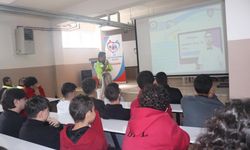 605 öğrenciye güvenli teknoloji kullanımı eğitimi