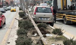 Bir araç, yayalara çarptı: 1'i ağır, 2 yaralı