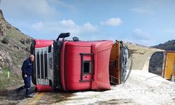 Tır kazası: Zir Vadisi yolu trafiğe kapandı