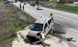 3 araç çarpıştı: 1'i ağır 7 yaralı