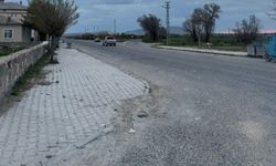 Motosiklet yayaya çarptı: 2 yaralı