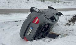 Otomobil yan yattı: 4 yaralı