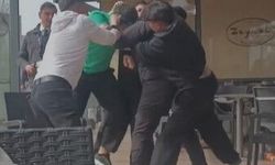 Tartıştığı yaşıtını darbeden çocuk kamerada