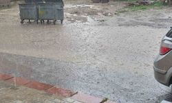 Başkentte sağanak etkili oldu, yollar göle döndü