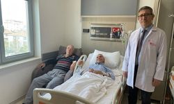 Şah damarı darlığına kapalı yöntemle müdahale