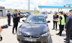 Şehir protokolünden karayolunda çikolatalı kutlama