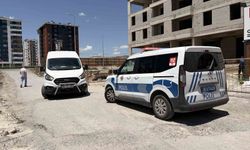İnşaatın 4. katından düşen işçi ağır yaralandı