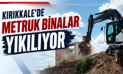 Kırıkkale’de metruk binalar, kontrollü şekilde yıkılıyor