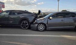 Ankara'da zincirleme kazada 5 araç birbirine girdi: 5 yaralı