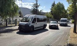 İşçi servisi ile otomobil çarpıştı: 11 yaralı