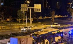 Kamyonet EGO otobüsüne çarptı