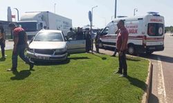 Otomobil ile kamyon çarpıştı: 3 yaralı
