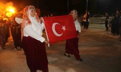 Kadınlar şalvarlarını giydi, doyasıya eğlendi