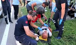 Sürücü rahatsızlandı, servis minibüsü refüje çıktı: 6 yaralı