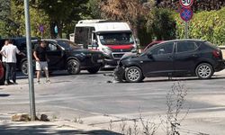 Trafik kazasında iki araç kullanılamaz hale geldi