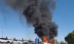 Hastane otoparkında yanan araç kullanılmaz hale geldi