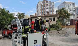 Metruk evin çatısında çıkan yangını itfaiye söndürdü