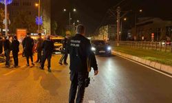 Motosiklet yolun karşısına geçmeye çalışan çocuğa çarptı: 2'si ağır, 3 yaralı