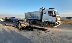 Konya’da kamyon otomobille çarpıştı: 1 yaralı
