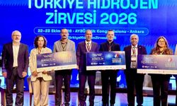 Başkan Özdemir Türkiye Hidrojen Zirvesi'nde Niğde'nin yeşil enerji modelini anlattı