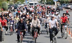 Hekimler, bisiklet turunda pedal çevirdi
