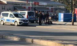 Kaldırımda ölü bulundu