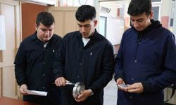 Meslek lisesi öğrencileri endüstriyel robot kol üretimine başladı