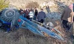 Niğde'de traktör devrildi: 1 ağır yaralı
