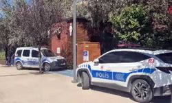 Tuvalette bir şahıs silahla vurulmuş halde ölü bulundu