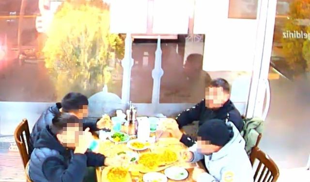 Çaldıkları paralarla ziyafet yapmışlar