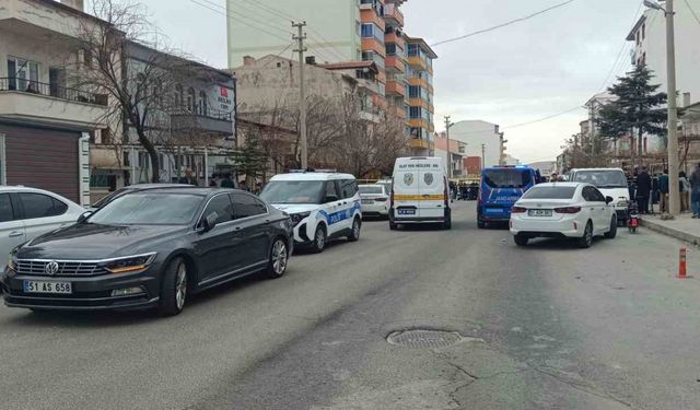 Aile içi kavga ihbarına giden polisler saldırıya uğradı