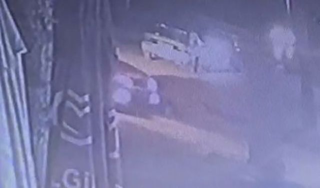 Konya’da otomobilin altında kalan yayayı vatandaşlar kurtarıldı