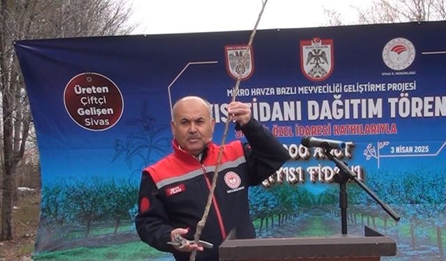 14 bin kayısı fidanı çiftçilerle buluştu