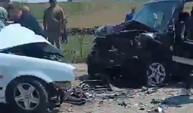 2 otomobil çarpıştı: 1 ölü, 1 yaralı