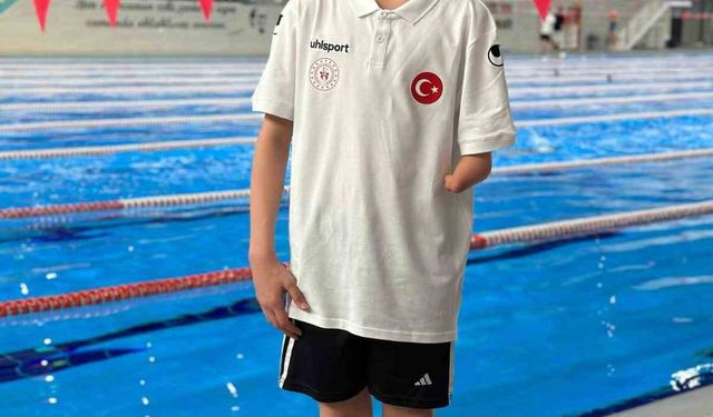 Ahmet Çınar Bakkal yüzme yarışında gümüş madalya sahibi oldu