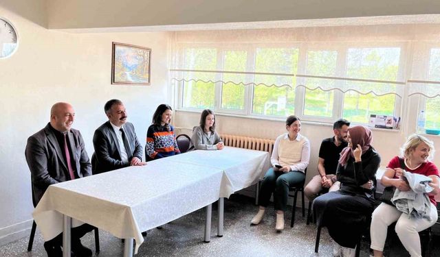 Aile ve Sosyal Hizmetler İl Müdürü Bayrak personel ile bayramlaştı