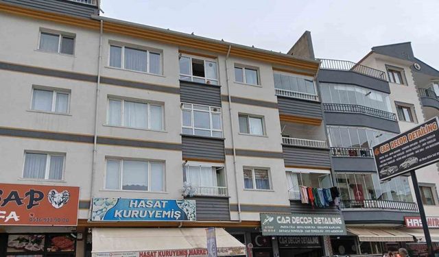 Ankara’da apartman boşluğuna düşen kız çocuğu hayatını kaybetti