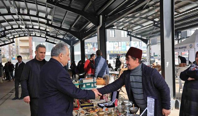 Bu pazar Nisan ayının antika pazarı