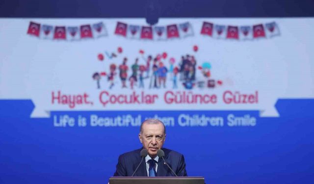 Cumhurbaşkanı Erdoğan: "AFAD ve Sağlık Bakanlığımız, devletimizin tüm birimleri teyakkuz halinde, arama tarama çalışmaları hassasiyetle devam ediyor"