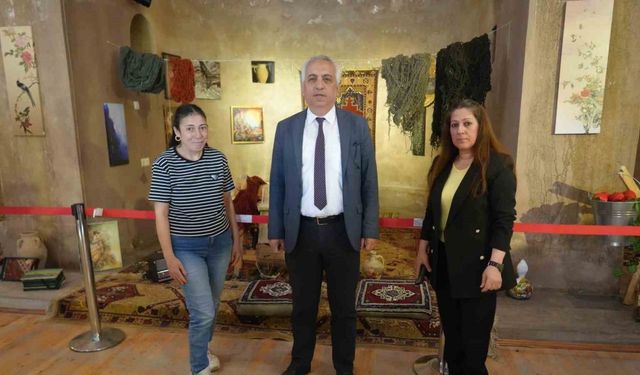 Dokuma halılar sanatseverlerle buluştu