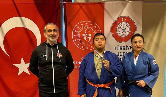 Down Sendromlu Samet şampiyon oldu