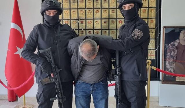 FETÖ üyesi ihraç öğretim üyesi yakalandı