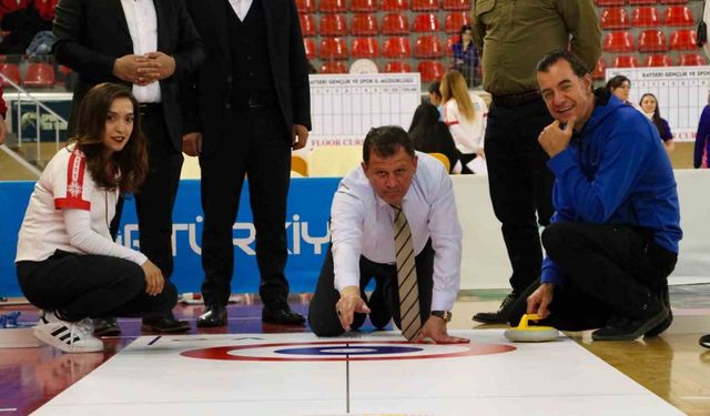 Floor Curling Gençler Grup maçları Kayseri’de başladı
