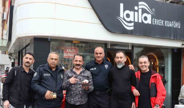 İhbara geldiler, pasta yediler