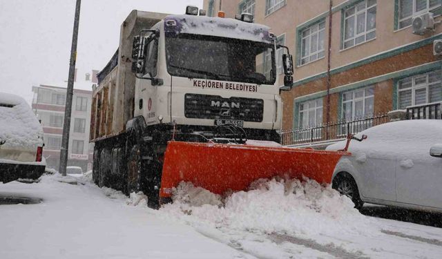 Kar yere düştü ekipler sahaya indi