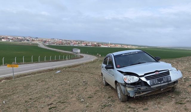 Kontrolden çıkan otomobil araziye girdi: 1 yaralı