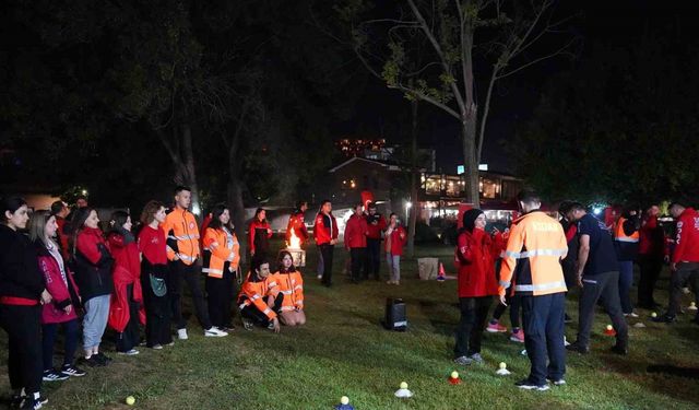 Arama kurtarma profesyonelleri ve gönüllüleri bu kampta buluştu