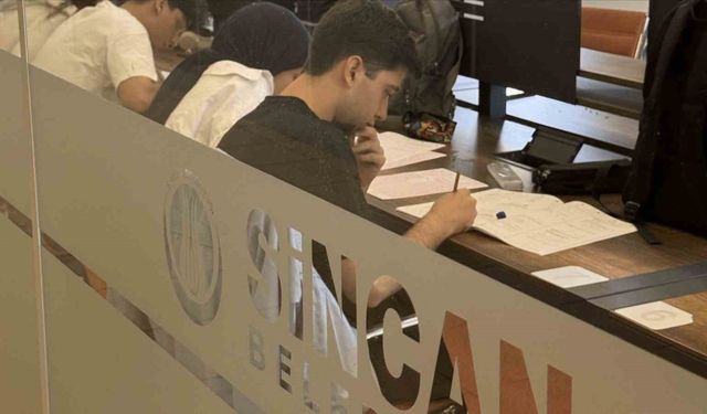 Sincan Millet Kıraathanelerinde AYT deneme sınavı yapıldı