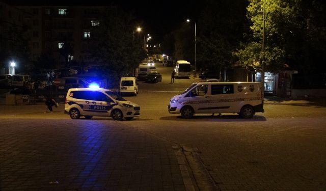 İki yıl önce kendisini pompalı tüfekle yaralayan husumetlisini tabancayla vurup ağır yaraladı